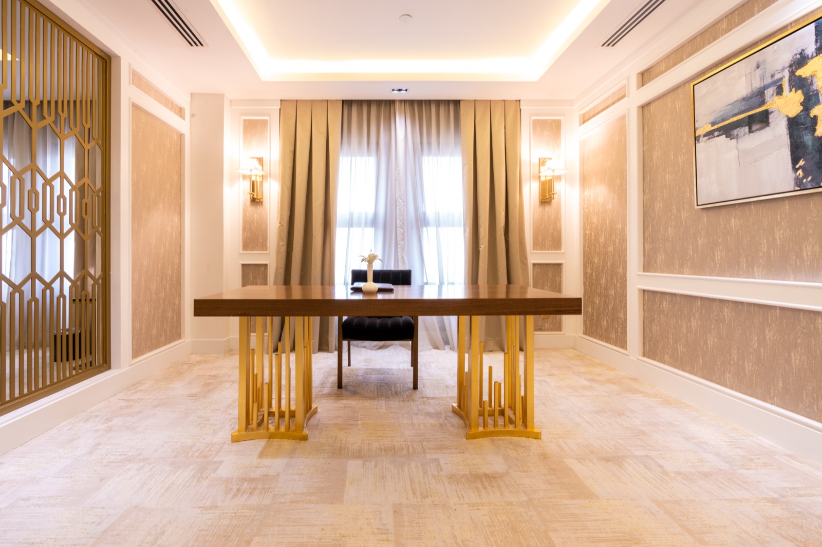 The Royal Suite study, behind a fretwork screen